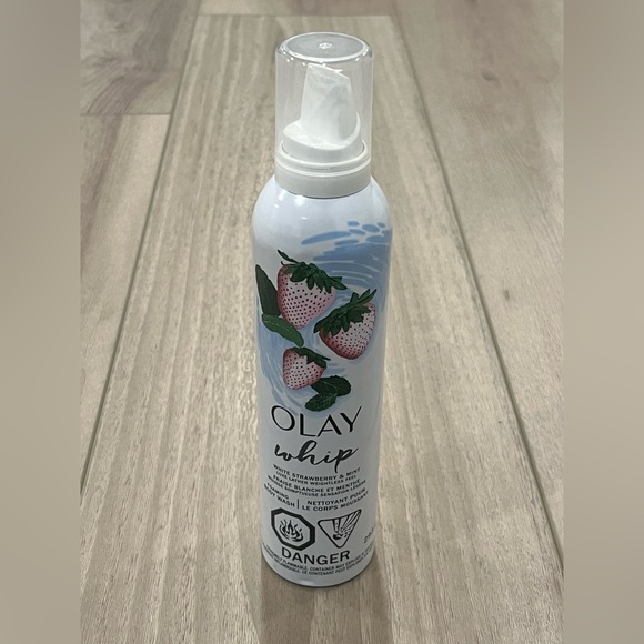 Olay Foaming Whip Body Wash Strawberry & Mint, 10.3 fl oz, Discontinued - Picture 1 of 4